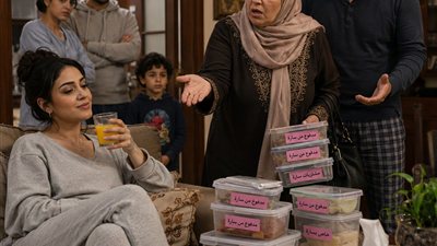 جوزي قالي إنه زهق من إنه بيصرف عليا فقمت حطيت استيكر على كل حاجة أنا اللي دفعت تمنها